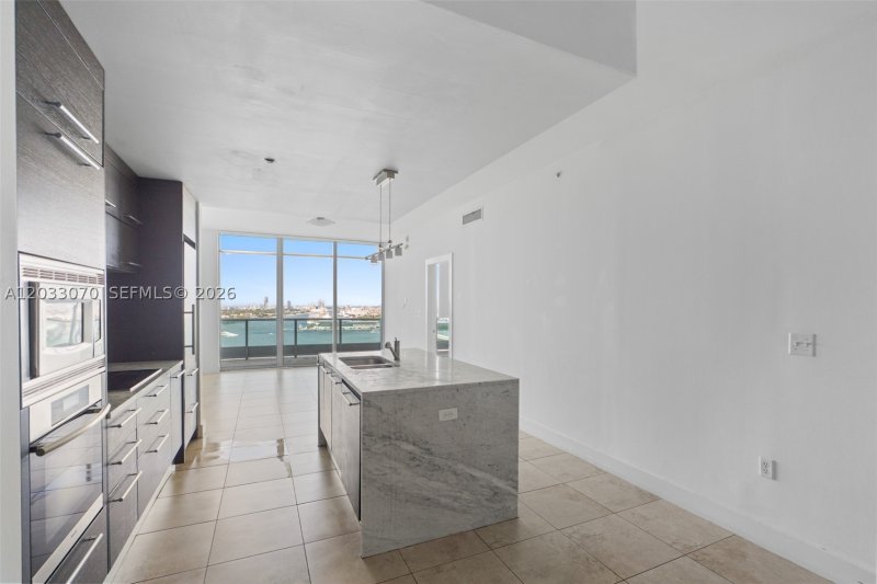 Apartment for rent at 900 Biscayne 2304