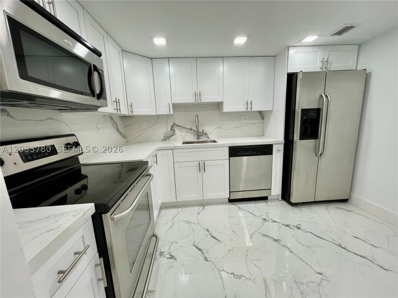 Apartment for rent at Parc Central Aventura 509