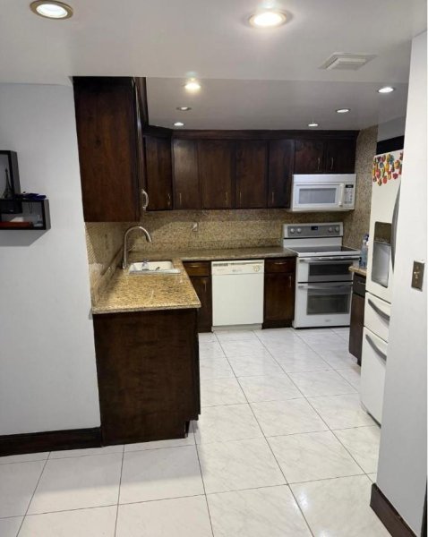 Condo for sale at Plaza Towers North 1209