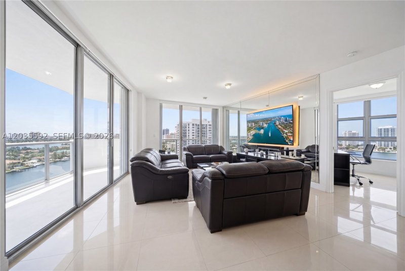Mystic Pointe 500 Apt #2013