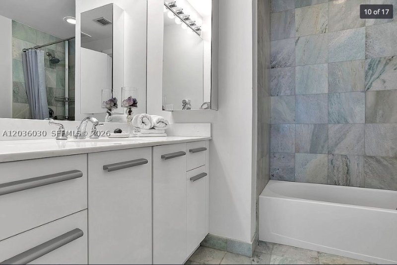 Apartment for rent at Avenue on Brickell 1050 Tower 208