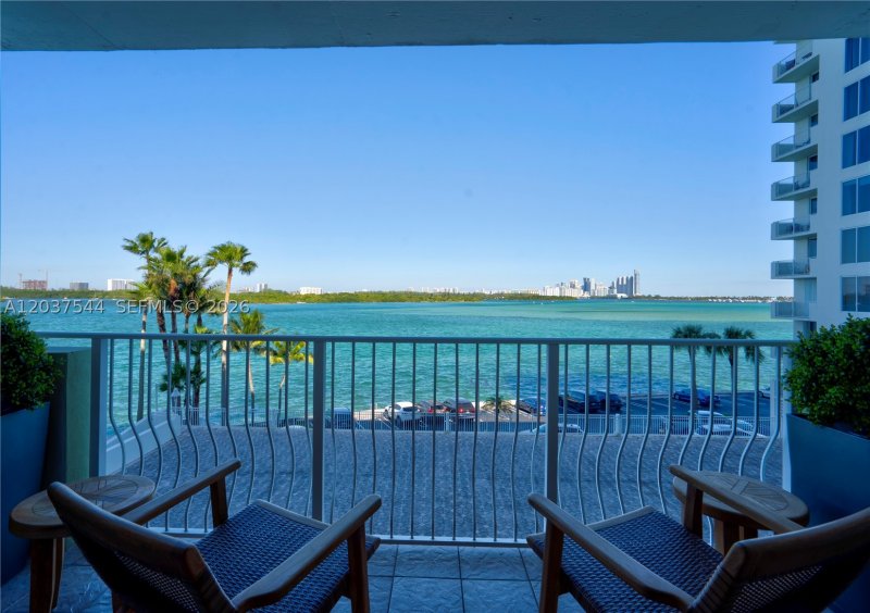Island Pointe Apt #4T