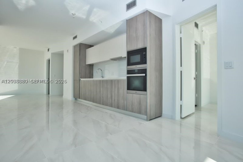 Apartment for rent at Biscayne Beach 1109
