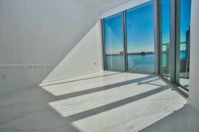 Biscayne Beach Apt #1109