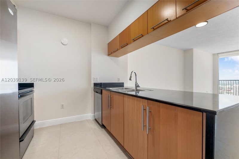 Condo for sale at Opera Tower 4811