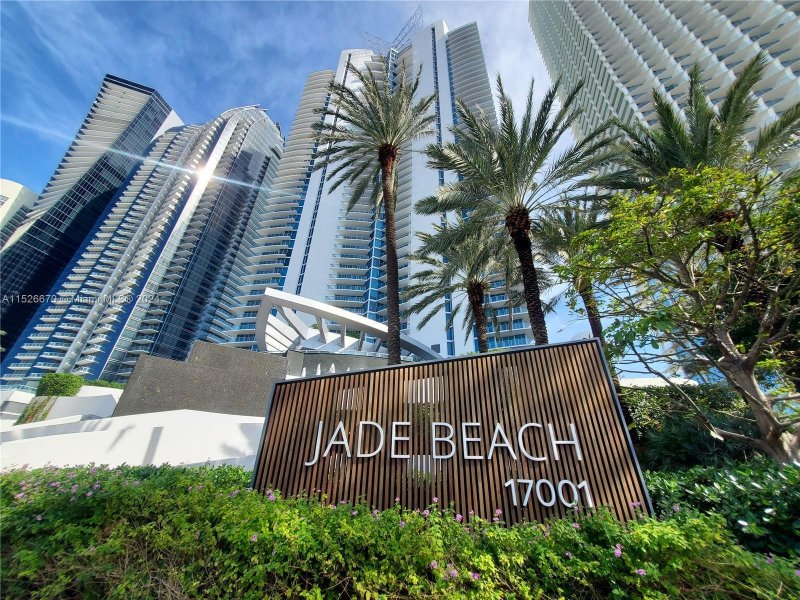Apartment for rent at Jade Beach 4204