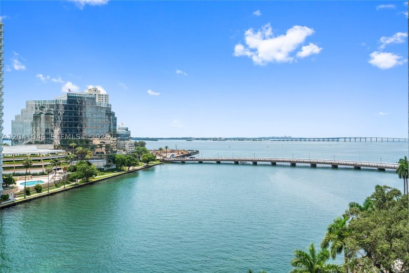 Icon Brickell Tower II Apt #BAY807