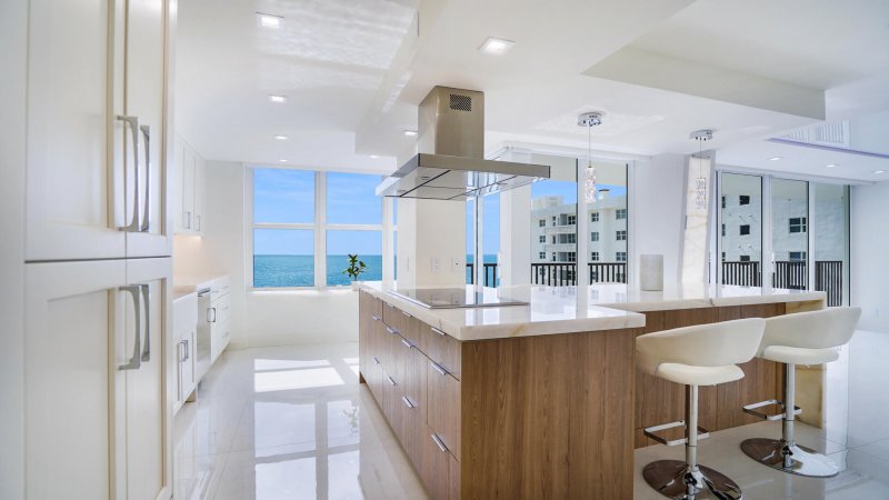 Condo for sale at Plaza South 14a