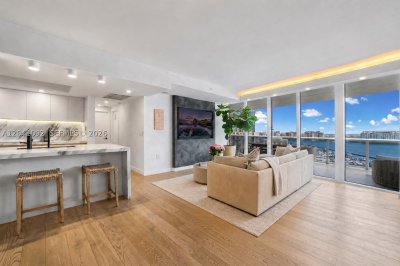 Murano Grande Apt #1206