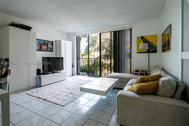 Aluguel de apartamento no South Bay Club 414