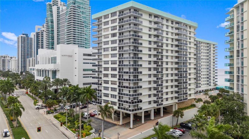 Condo for sale at Sea Air Towers 1117