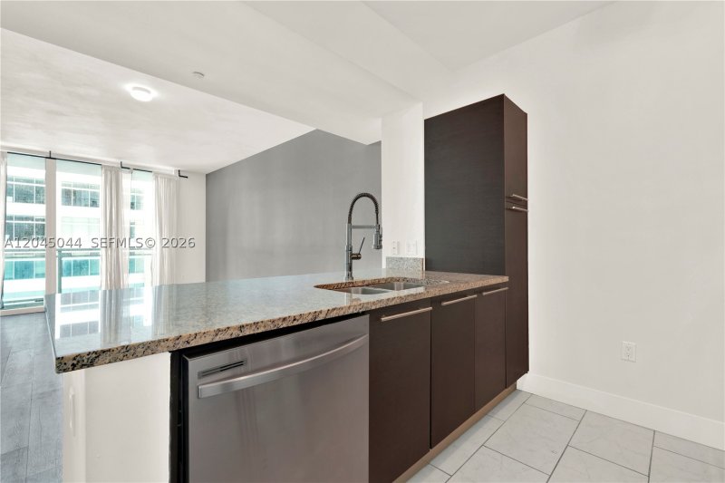Condo for sale at The Plaza Tower I 802