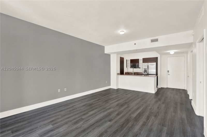Condo for sale at The Plaza Tower I 802