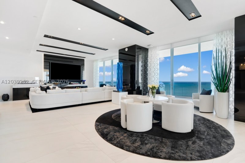 Comprar apartamento en Turnberry Ocean Club 2304