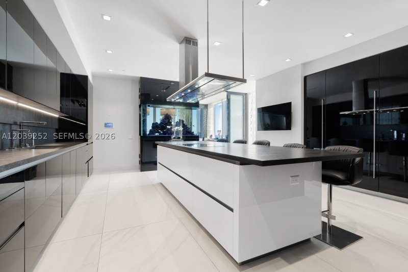 Comprar apartamento en Turnberry Ocean Club 2304