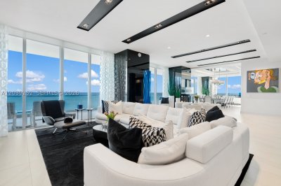 Turnberry Ocean Club Apt #2304