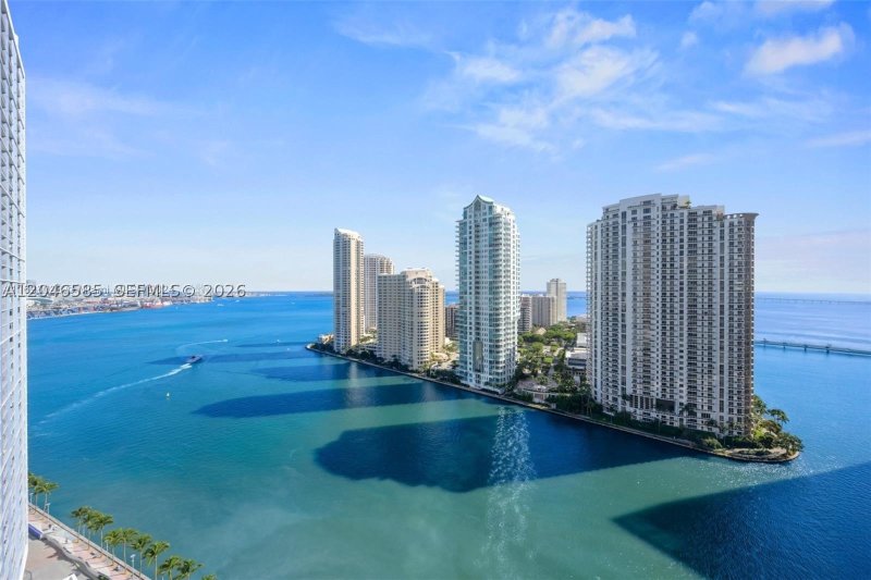 Condo for sale at Met 1 T-2612