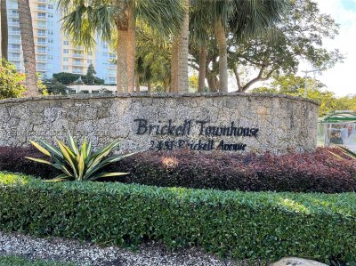 Brickell Townhouse Apt #19B