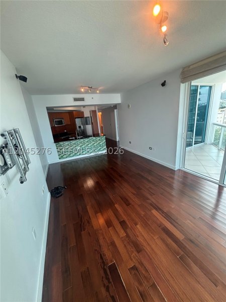 Platinum Condo Apt #1004