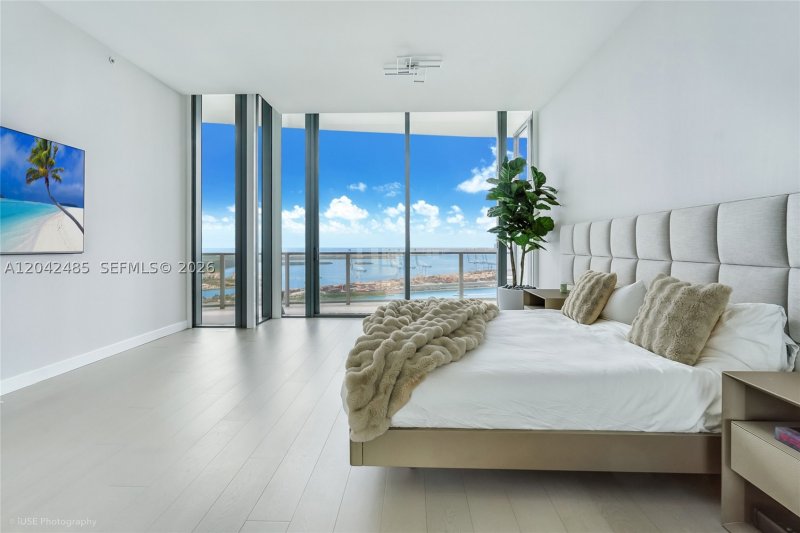 Comprar apartamento no Five Park Miami Beach 4401