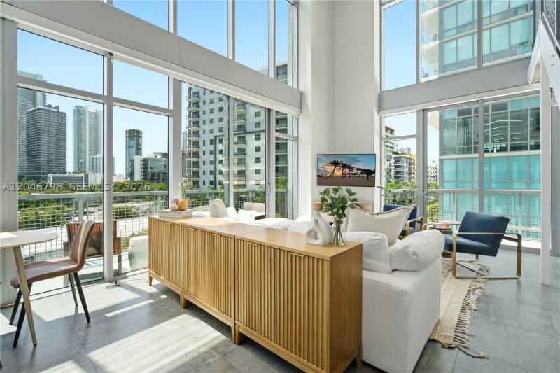 Comprar apartamento no Midtown Miami 4 L04PH1