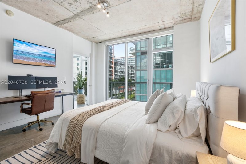 Comprar apartamento no Midtown Miami 4 L04PH1