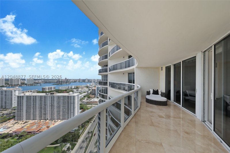 Aluguel de apartamento no Ocean Four 3604