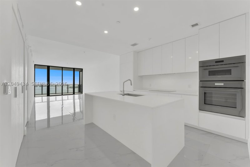 Apartment for rent at Aria Reserve Miami 3806