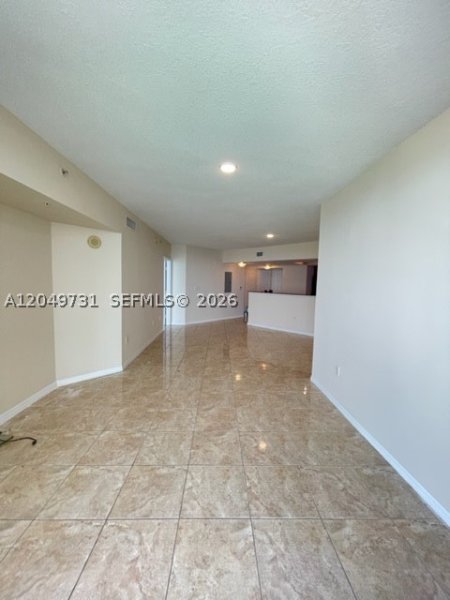 Apartment for rent at La Perla 3910