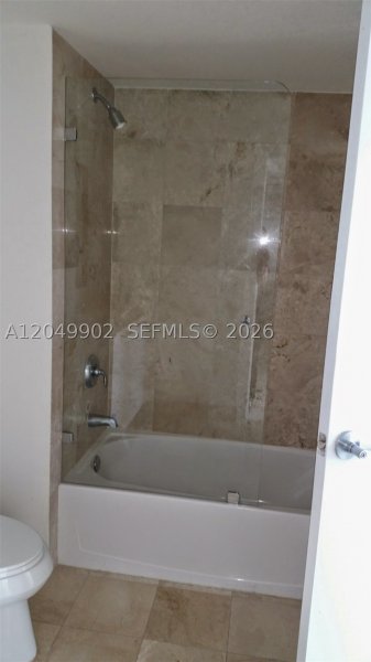 Apartment for rent at 1800 Club 3310