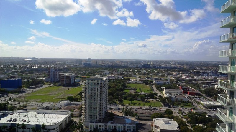 Apartment for rent at 1800 Club 3310