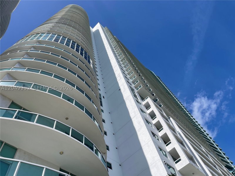 Apartment for rent at 1800 Club 3310