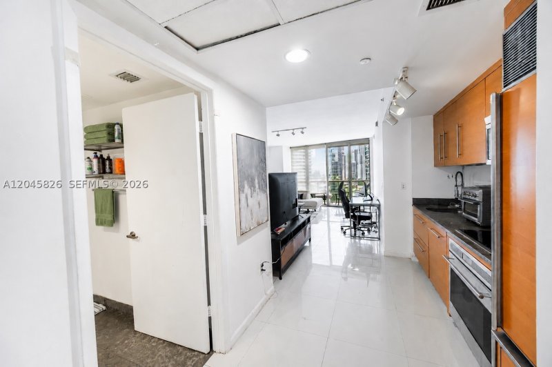 Apartment for rent at Icon Brickell Tower I 2010
