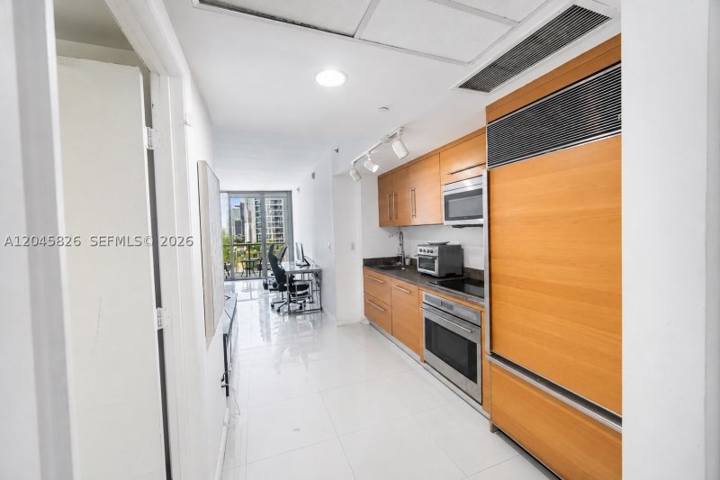 Apartment for rent at Icon Brickell Tower I 2010