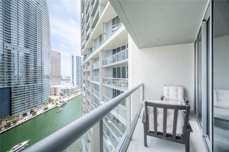 Apartment for rent at Icon Brickell Tower I 2010