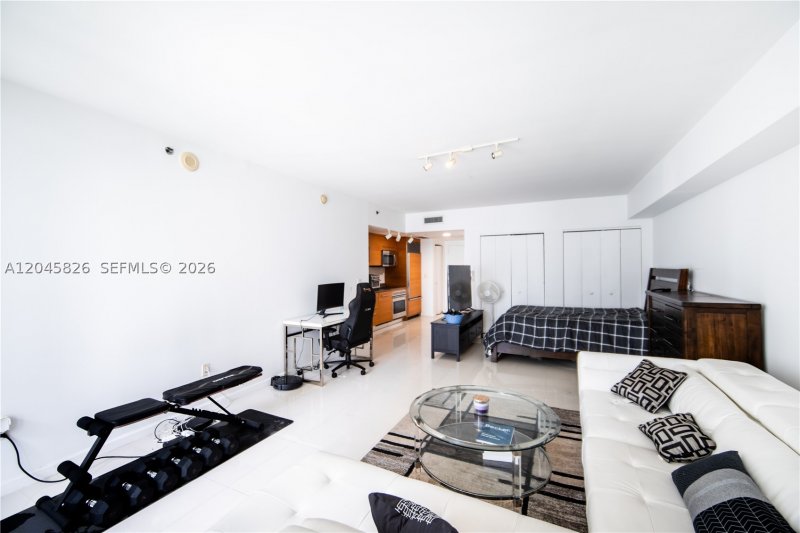 Apartment for rent at Icon Brickell Tower I 2010