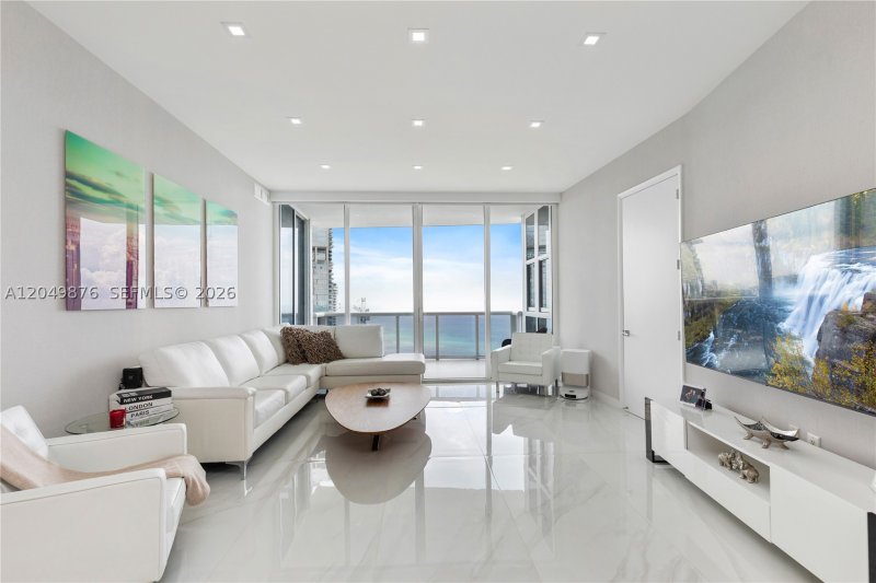 Trump Royale Apt #3504