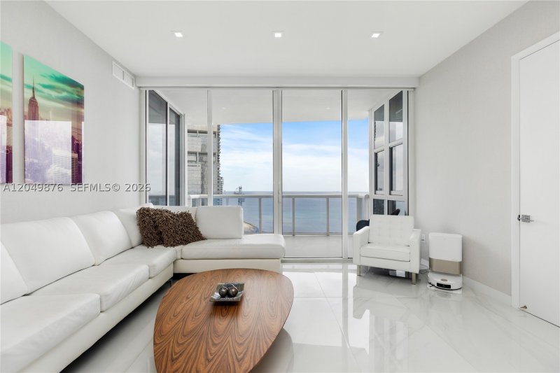 Comprar apartamento en Trump Royale 3504
