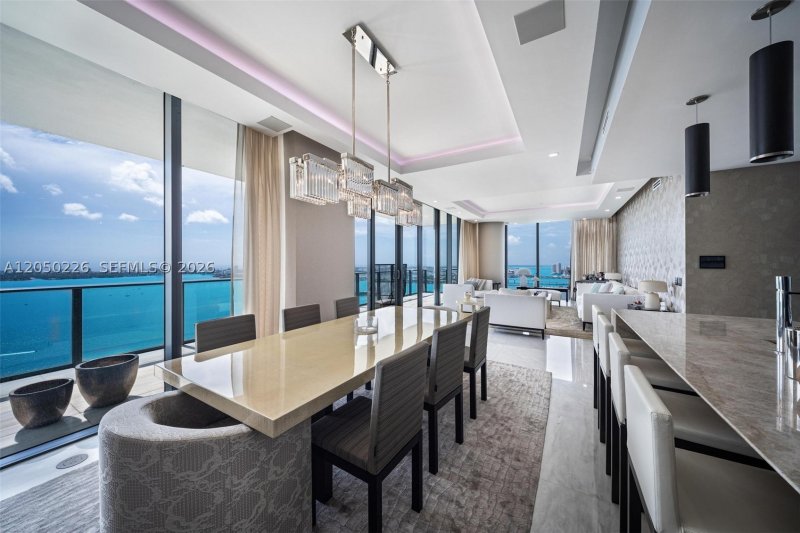 One Paraiso Apt #PH5001