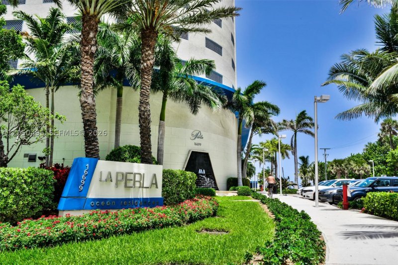 Apartment for rent at La Perla 2004