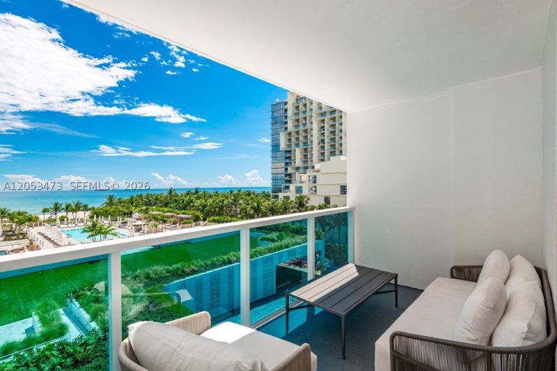 Apartment for rent at Roney Palace 541