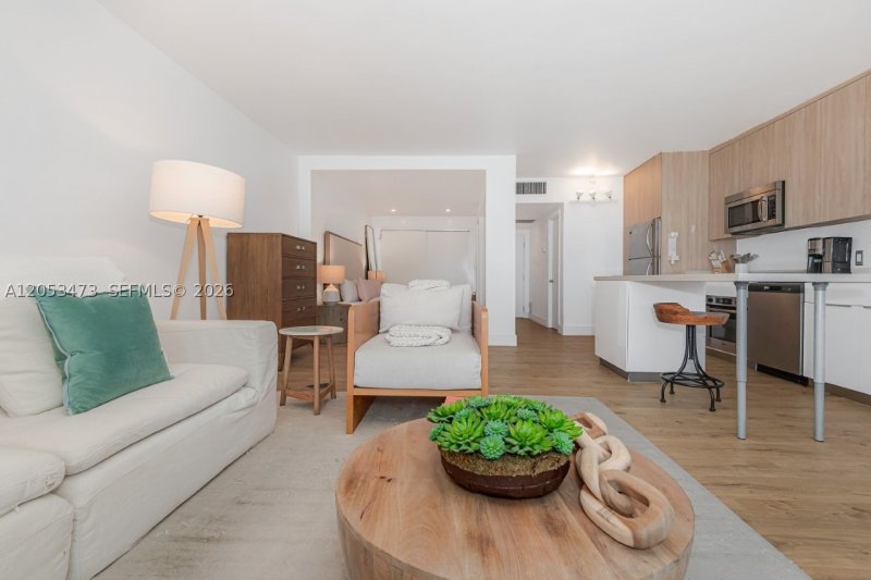 Apartment for rent at Roney Palace 541