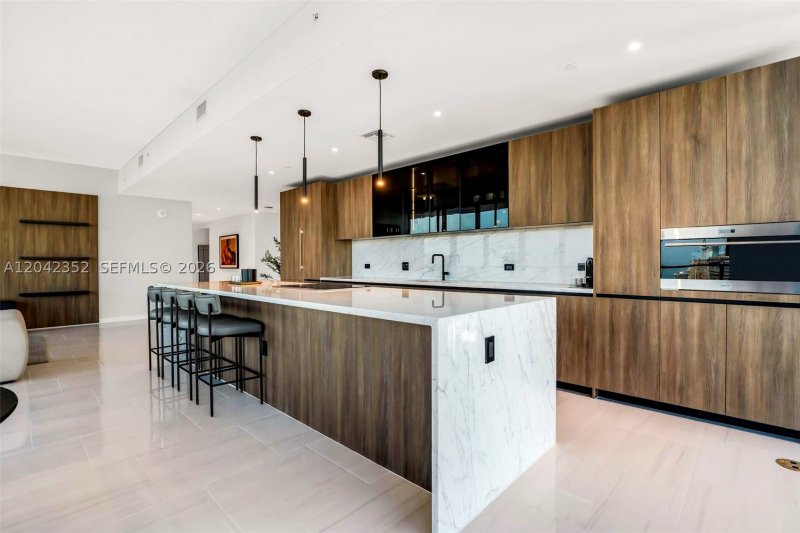 Condo for sale at E11EVEN Hotel & Residences 6003