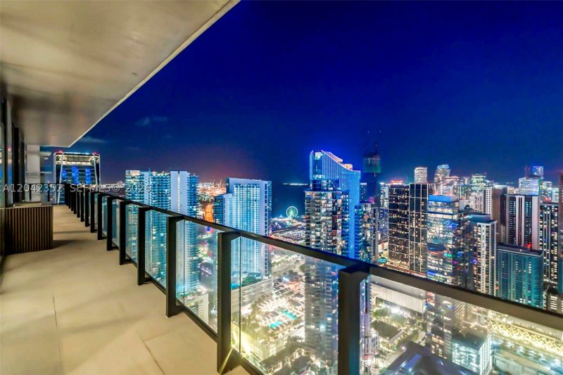 Condo for sale at E11EVEN Hotel & Residences 6003