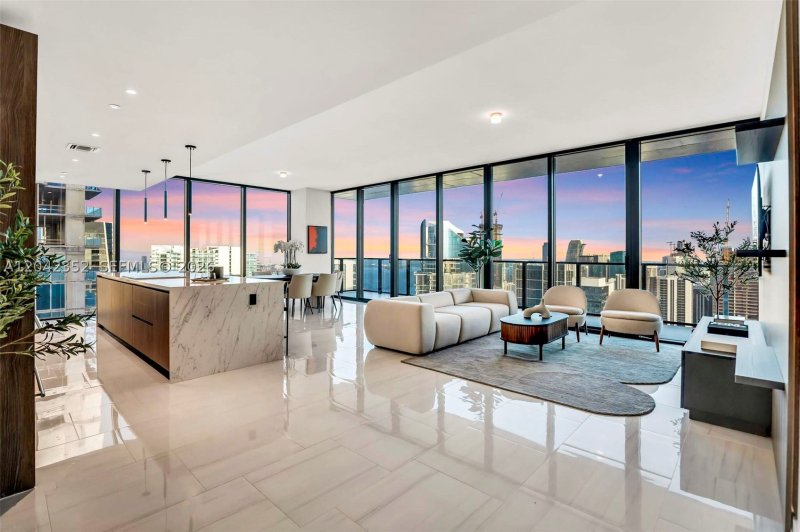 Condo for sale at E11EVEN Hotel & Residences 6003