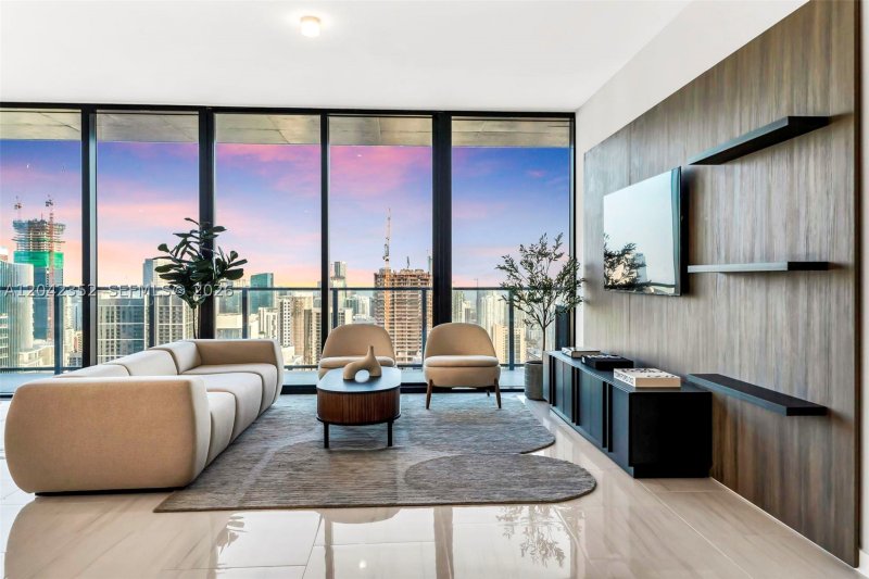 Condo for sale at E11EVEN Hotel & Residences 6003