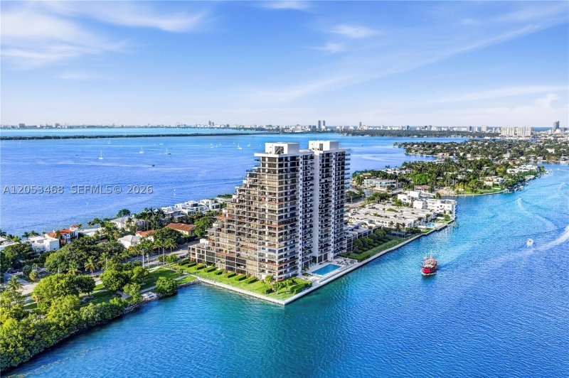 Condo for sale at 1000 Venetian Way 810