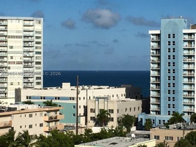 401 Blu Apt #905
