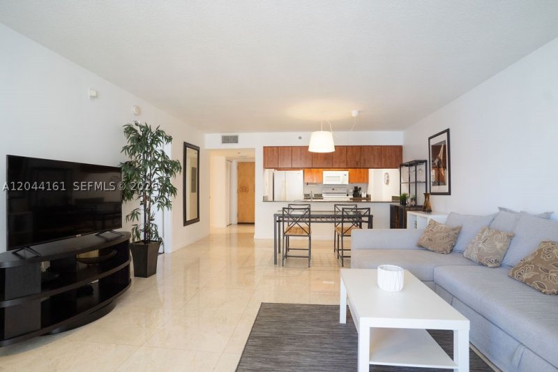 Apartment for rent at The Club At Brickell Bay 2806