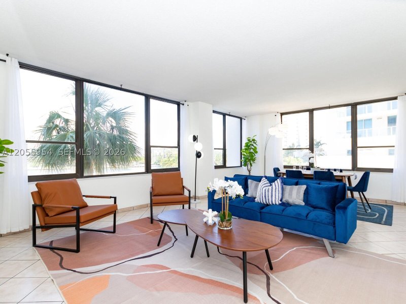 Condo for sale at Alexander Towers 305